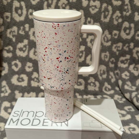 Simple Modern TREK 40oz Tumbler in Cream Terrazzo 🤩New 🆕 & Never Used 😍 - Picture 3 of 17